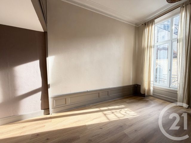 Appartement F1 &agrave; louer - 1 pi&egrave;ce - 26,74 m2 - Dole - 39 - FRANCHE-COMTE