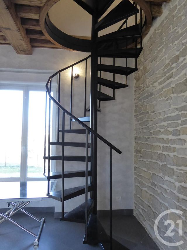 Appartement Duplex &agrave; louer - 3 pi&egrave;ces - 51,88 m2 - Dole - 39 - FRANCHE-COMTE