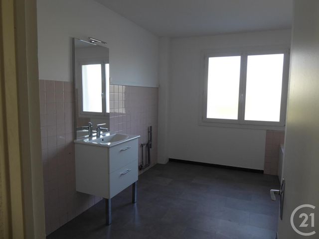 Appartement F4 &agrave; louer - 4 pi&egrave;ces - 97,77 m2 - Mont Sous Vaudrey - 39 - FRANCHE-COMTE
