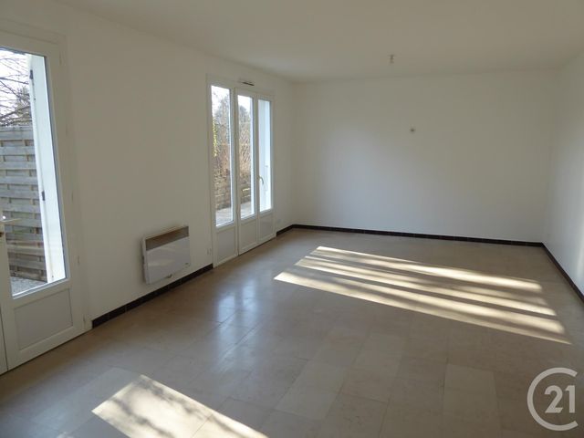 Appartement F4 &agrave; louer - 4 pi&egrave;ces - 97,77 m2 - Mont Sous Vaudrey - 39 - FRANCHE-COMTE