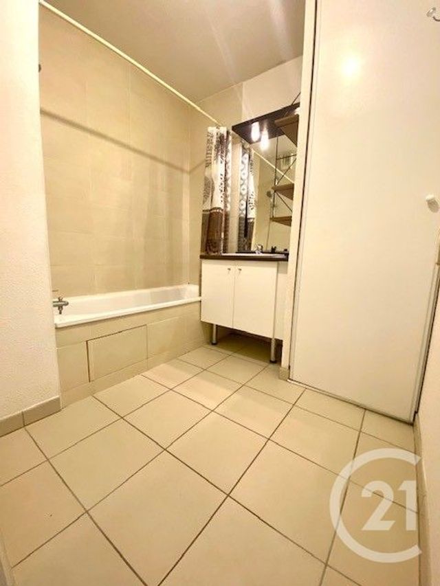 Appartement F3 &agrave; louer - 3 pi&egrave;ces - 64,57 m2 - Cugnaux - 31 - MIDI-PYRENEES