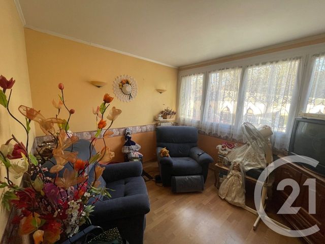 Appartement F4 à vendre - 4 pièces - 79,01 m2 - Allonnes - 72 - PAYS-DE-LOIRE
