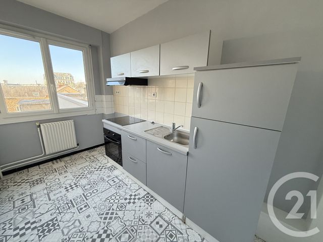 Appartement T3 &agrave; louer - 3 pi&egrave;ces - 74,05 m2 - Le Mans - 72 - PAYS-DE-LOIRE