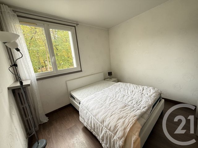 Appartement F4 &agrave; louer - 4 pi&egrave;ces - 76,15 m2 - Allonnes - 72 - PAYS-DE-LOIRE