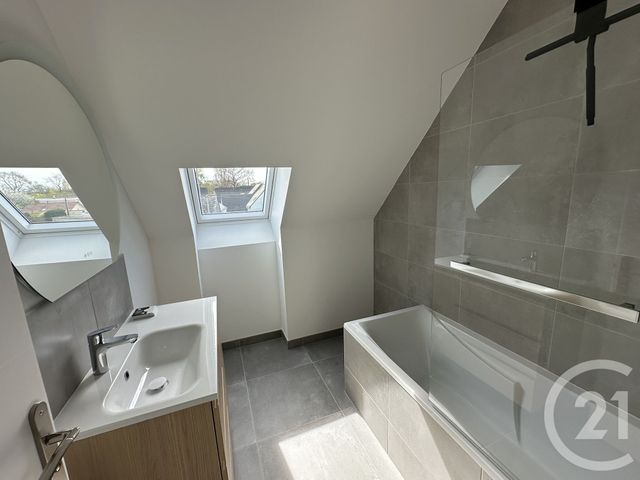 Maison &agrave; louer - 5 pi&egrave;ces - 101,83 m2 - Coulaines - 72 - PAYS-DE-LOIRE