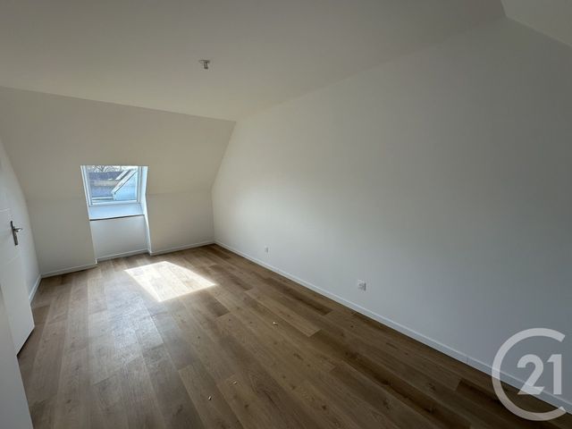 Maison &agrave; louer - 5 pi&egrave;ces - 101,83 m2 - Coulaines - 72 - PAYS-DE-LOIRE