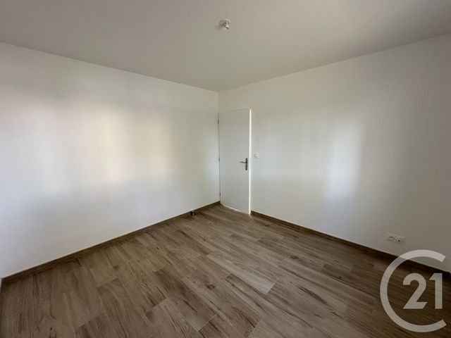 Maison &agrave; louer - 5 pi&egrave;ces - 101,83 m2 - Coulaines - 72 - PAYS-DE-LOIRE