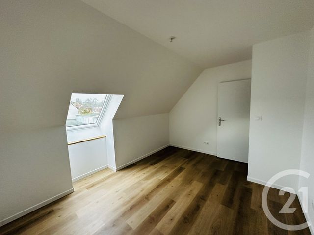 Maison &agrave; louer - 5 pi&egrave;ces - 101,83 m2 - Coulaines - 72 - PAYS-DE-LOIRE