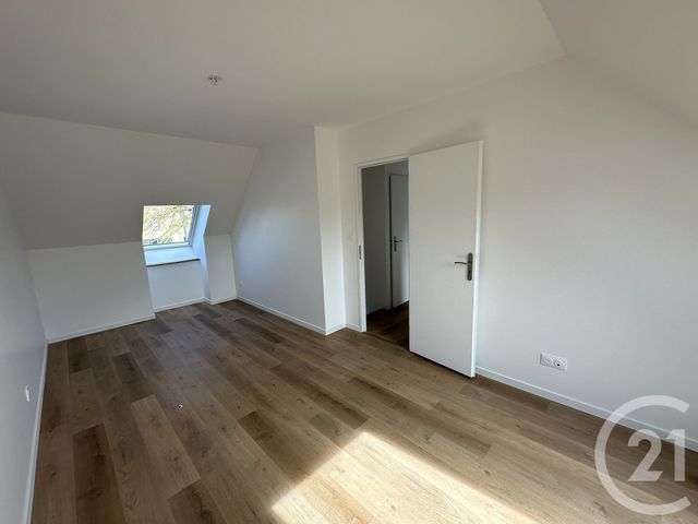 Maison &agrave; louer - 5 pi&egrave;ces - 101,83 m2 - Coulaines - 72 - PAYS-DE-LOIRE