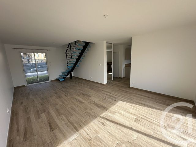 Maison &agrave; louer - 5 pi&egrave;ces - 101,83 m2 - Coulaines - 72 - PAYS-DE-LOIRE