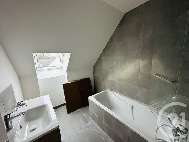 Maison &agrave; louer - 5 pi&egrave;ces - 101,83 m2 - Coulaines - 72 - PAYS-DE-LOIRE