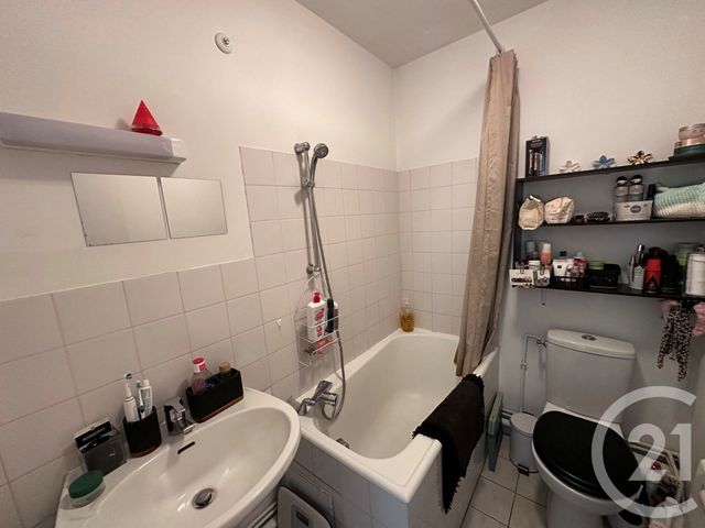 Appartement F3 &agrave; louer - 3 pi&egrave;ces - 59,58 m2 - La Bazoge - 72 - PAYS-DE-LOIRE