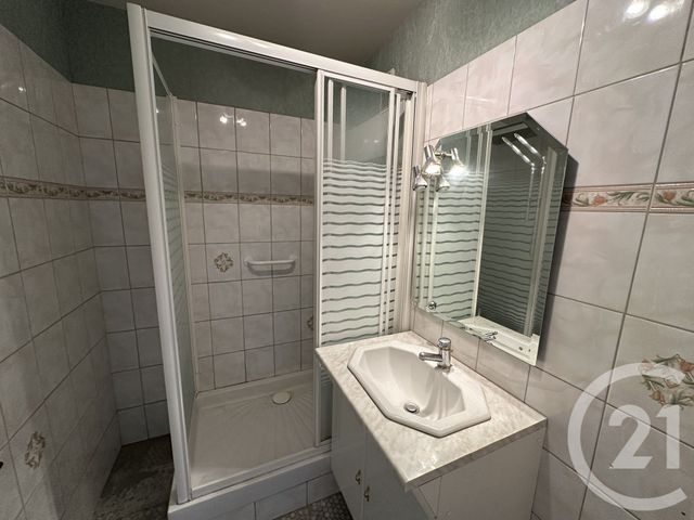 Appartement T4 &agrave; louer - 4 pi&egrave;ces - 76,75 m2 - Allonnes - 72 - PAYS-DE-LOIRE