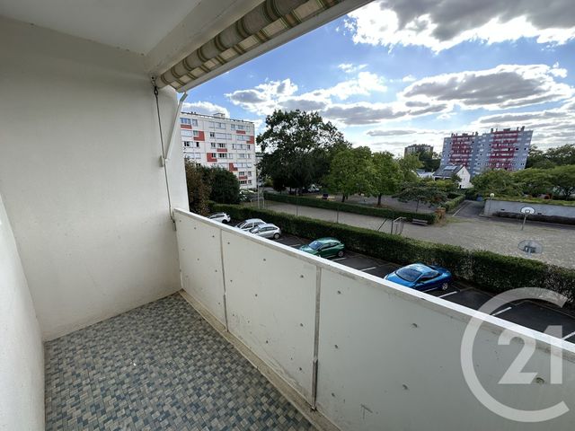 Appartement T4 &agrave; louer - 4 pi&egrave;ces - 76,75 m2 - Allonnes - 72 - PAYS-DE-LOIRE