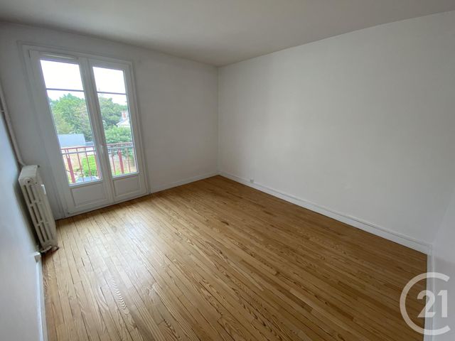 Appartement T4 &agrave; louer - 3 pi&egrave;ces - 81,33 m2 - Le Mans - 72 - PAYS-DE-LOIRE