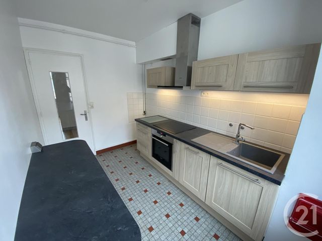 Appartement T4 &agrave; louer - 3 pi&egrave;ces - 81,33 m2 - Le Mans - 72 - PAYS-DE-LOIRE