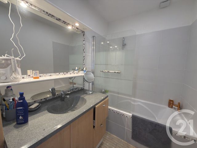 Maison &agrave; louer - 4 pi&egrave;ces - 80 m2 - Le Mans - 72 - PAYS-DE-LOIRE
