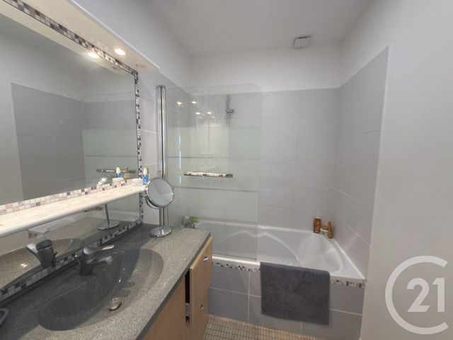 Maison &agrave; louer - 4 pi&egrave;ces - 80 m2 - Le Mans - 72 - PAYS-DE-LOIRE