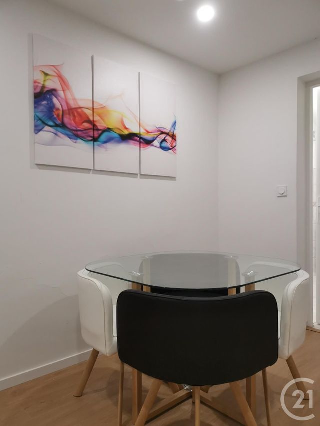 Appartement F1 à louer - 1 pièce - 26 m2 - Le Cannet - 06 - PROVENCE-ALPES-COTE-D-AZUR