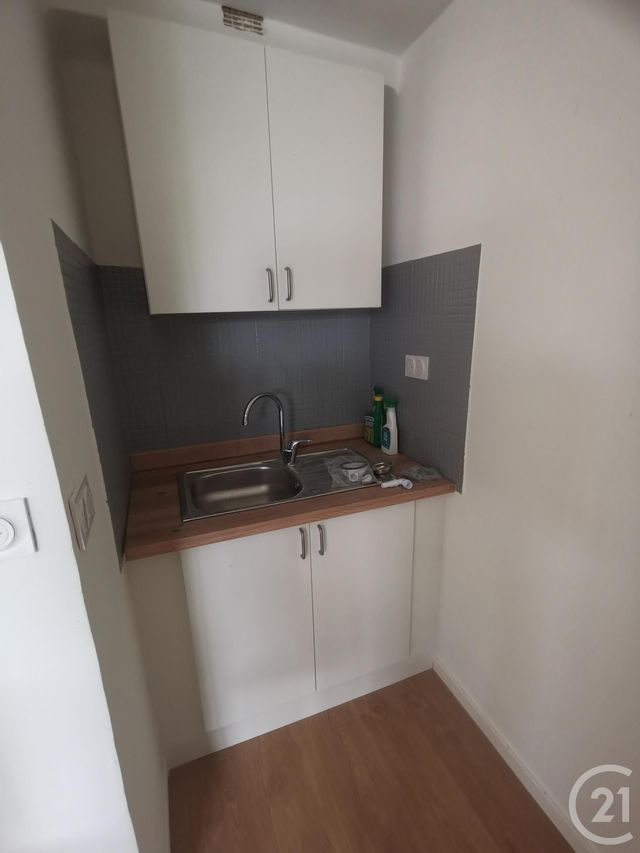 Appartement F1 à louer - 1 pièce - 26 m2 - Le Cannet - 06 - PROVENCE-ALPES-COTE-D-AZUR