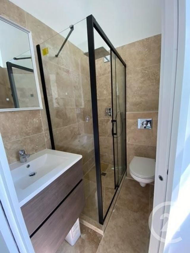 Appartement &agrave; louer - 2 pi&egrave;ces - 28 m2 - Le Cannet - 06 - PROVENCE-ALPES-COTE-D-AZUR
