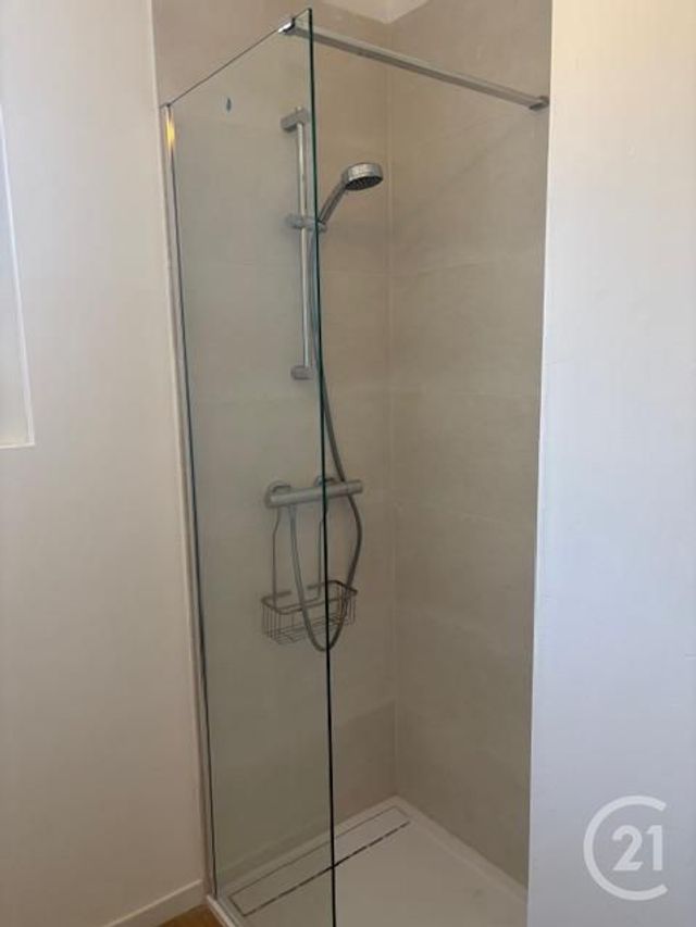 Appartement F1 &agrave; louer - 1 pi&egrave;ce - 28,89 m2 - Le Cannet - 06 - PROVENCE-ALPES-COTE-D-AZUR