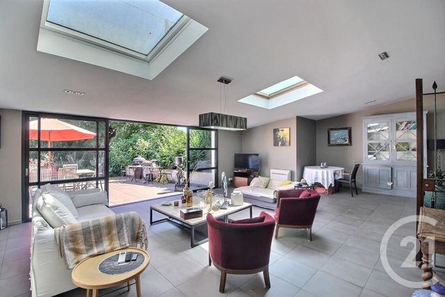 Maison à vendre - 5 pièces - 248,39 m2 - Le Rouret - 06 - PROVENCE-ALPES-COTE-D-AZUR