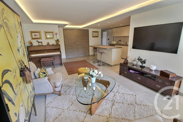 Maison à vendre - 8 pièces - 250 m2 - Le Rouret - 06 - PROVENCE-ALPES-COTE-D-AZUR