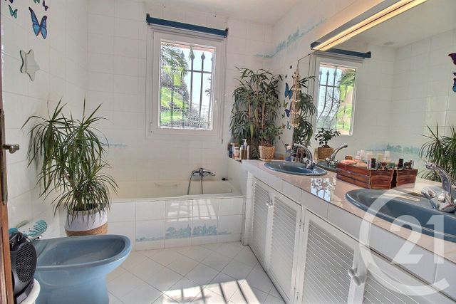 Maison &agrave; vendre - 4 pi&egrave;ces - 150 m2 - Roquefort Les Pins - 06 - PROVENCE-ALPES-COTE-D-AZUR