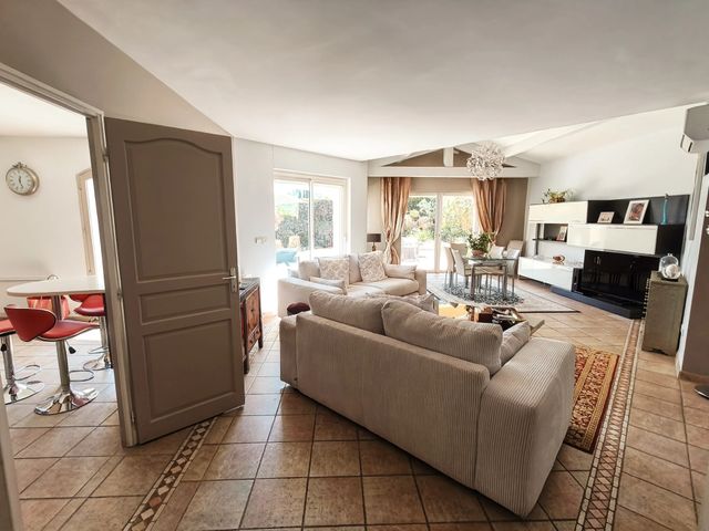 Maison &agrave; vendre - 6 pi&egrave;ces - 155,68 m2 - Roquefort Les Pins - 06 - PROVENCE-ALPES-COTE-D-AZUR