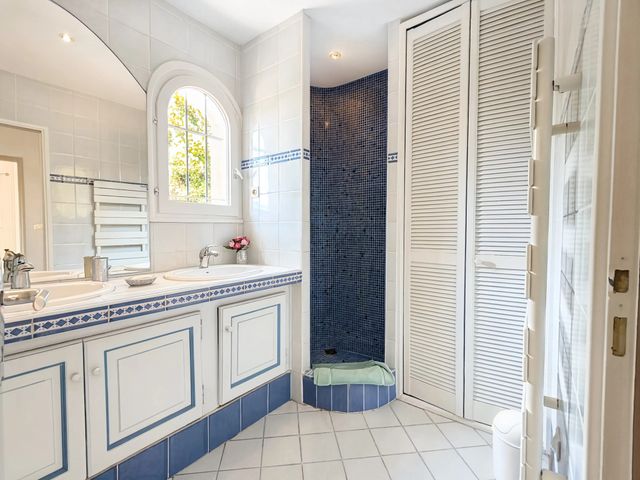 Maison &agrave; vendre - 6 pi&egrave;ces - 155,68 m2 - Roquefort Les Pins - 06 - PROVENCE-ALPES-COTE-D-AZUR