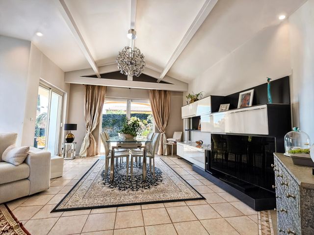 Maison &agrave; vendre - 6 pi&egrave;ces - 155,68 m2 - Roquefort Les Pins - 06 - PROVENCE-ALPES-COTE-D-AZUR