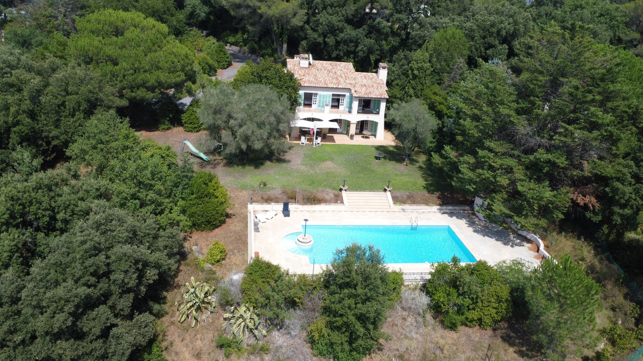 maison  - ROQUEFORT LES PINS- 06