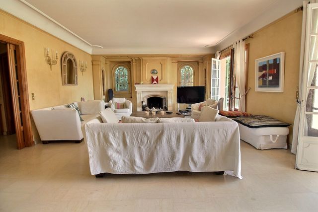 Maison à vendre - 10 pièces - 339,24 m2 - Roquefort Les Pins - 06 - PROVENCE-ALPES-COTE-D-AZUR