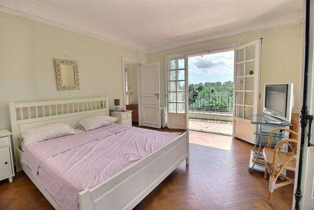 Maison à vendre - 10 pièces - 339,24 m2 - Roquefort Les Pins - 06 - PROVENCE-ALPES-COTE-D-AZUR