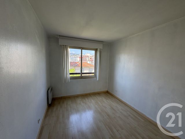 Appartement &agrave; louer - 3 pi&egrave;ces - 80 m2 - Nice - 06 - PROVENCE-ALPES-COTE-D-AZUR
