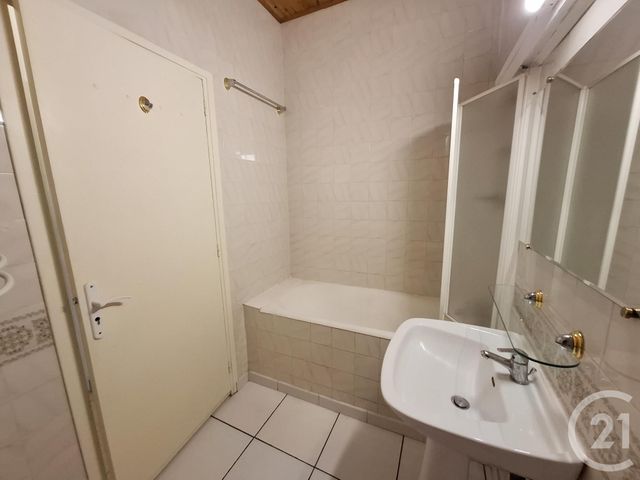 Appartement F3 &agrave; louer - 5 pi&egrave;ces - 81 m2 - Castres - 81 - MIDI-PYRENEES