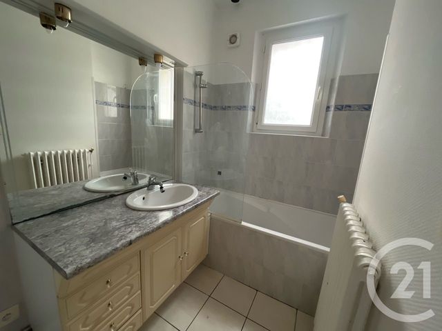 Appartement T4 &agrave; louer - 4 pi&egrave;ces - 92,79 m2 - Castres - 81 - MIDI-PYRENEES