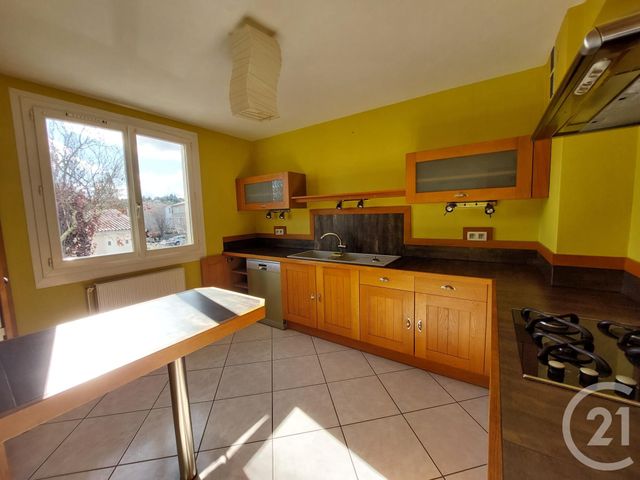Appartement F4 &agrave; louer - 4 pi&egrave;ces - 99 m2 - Castres - 81 - MIDI-PYRENEES