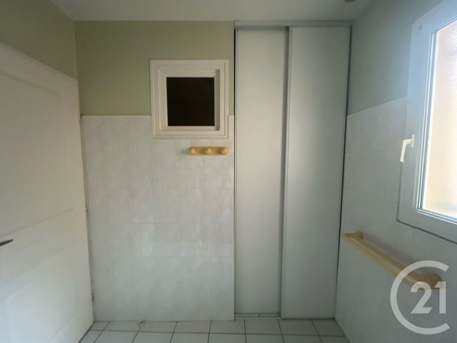 Appartement T2 &agrave; louer - 2 pi&egrave;ces - 50,26 m2 - Castres - 81 - MIDI-PYRENEES