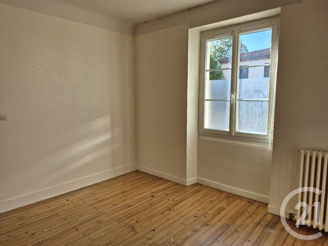 Appartement F3 &agrave; louer - 3 pi&egrave;ces - 70 m2 - Castres - 81 - MIDI-PYRENEES