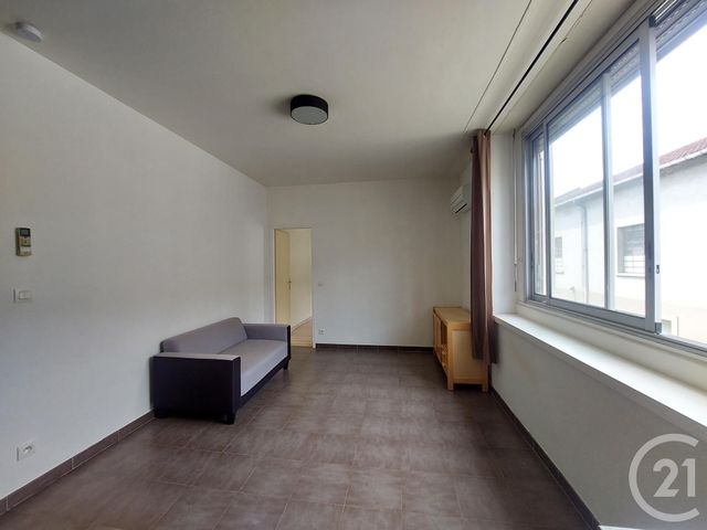 Appartement F2 &agrave; louer - 2 pi&egrave;ces - 40 m2 - Mazamet - 81 - MIDI-PYRENEES
