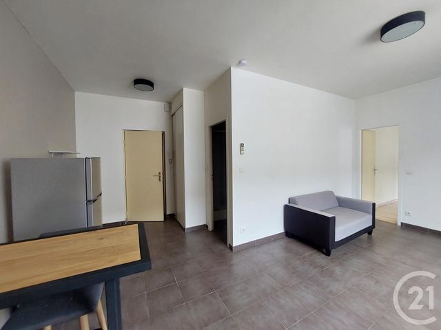 Appartement F2 &agrave; louer - 2 pi&egrave;ces - 40 m2 - Mazamet - 81 - MIDI-PYRENEES