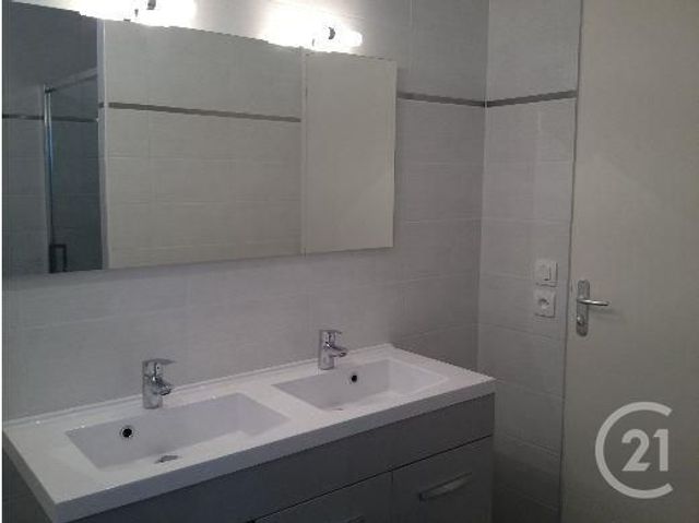 Appartement F4 &agrave; louer - 4 pi&egrave;ces - 90,92 m2 - Castres - 81 - MIDI-PYRENEES