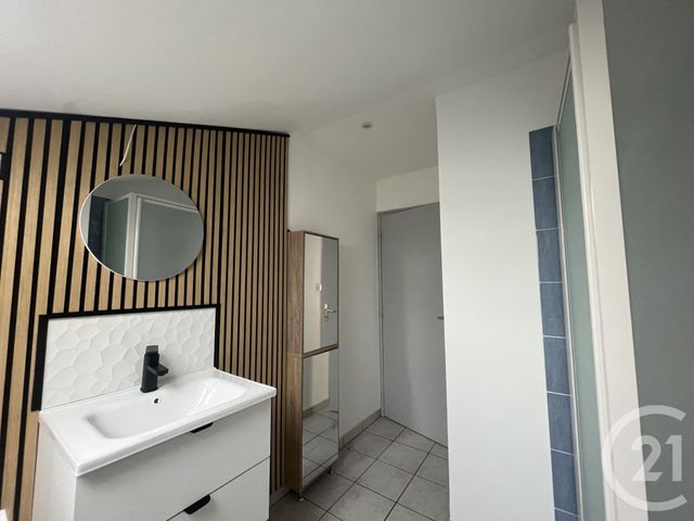 Appartement F2 &agrave; louer - 2 pi&egrave;ces - 92,38 m2 - Castres - 81 - MIDI-PYRENEES