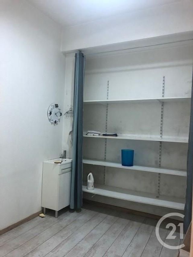 Appartement Local à louer - 4 pièces - 43 m2 - Carcassonne - 11 - LANGUEDOC-ROUSSILLON