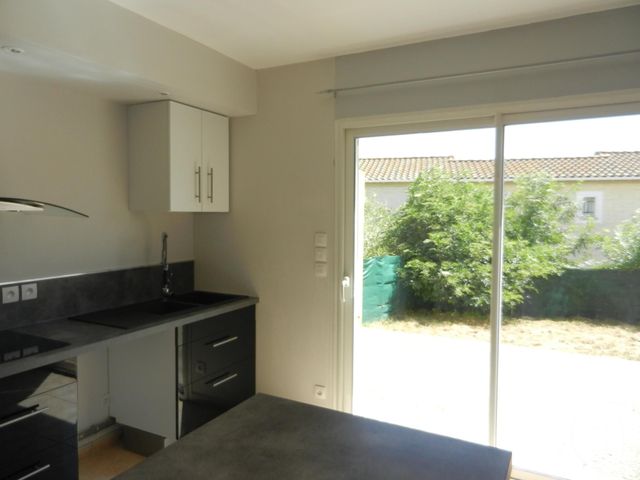 Maison &agrave; louer - 4 pi&egrave;ces - 78,70 m2 - Moussoulens - 11 - LANGUEDOC-ROUSSILLON