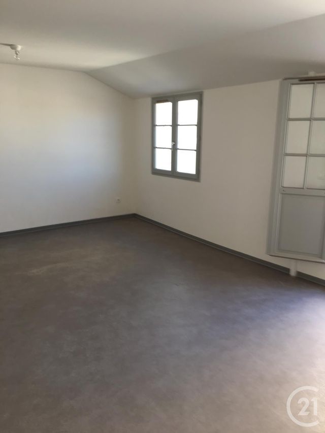 Appartement F3 &agrave; louer - 3 pi&egrave;ces - 70,60 m2 - Carcassonne - 11 - LANGUEDOC-ROUSSILLON