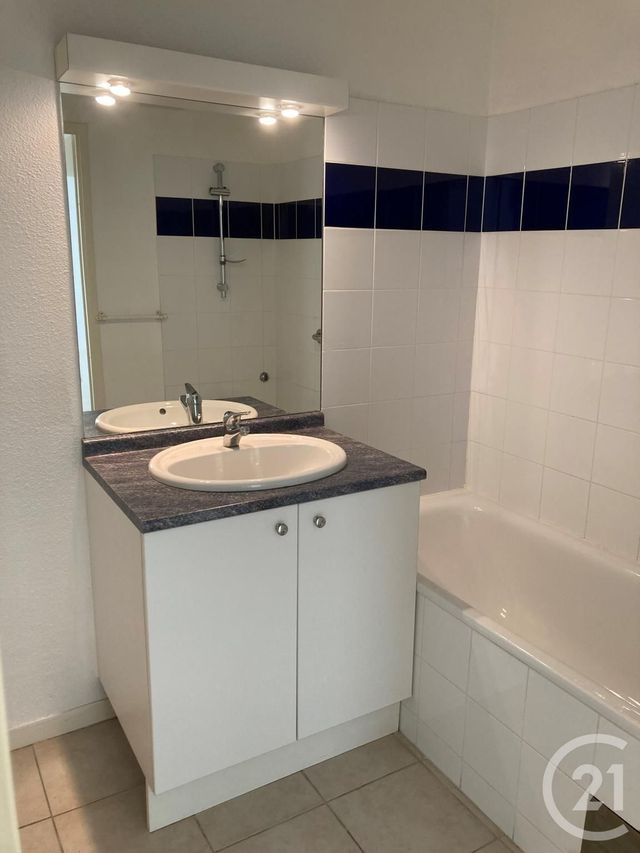 Appartement F2 &agrave; louer - 2 pi&egrave;ces - 47,50 m2 - Carcassonne - 11 - LANGUEDOC-ROUSSILLON