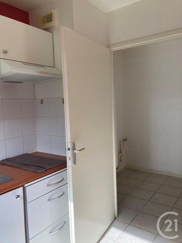 Appartement F2 &agrave; louer - 2 pi&egrave;ces - 47,50 m2 - Carcassonne - 11 - LANGUEDOC-ROUSSILLON